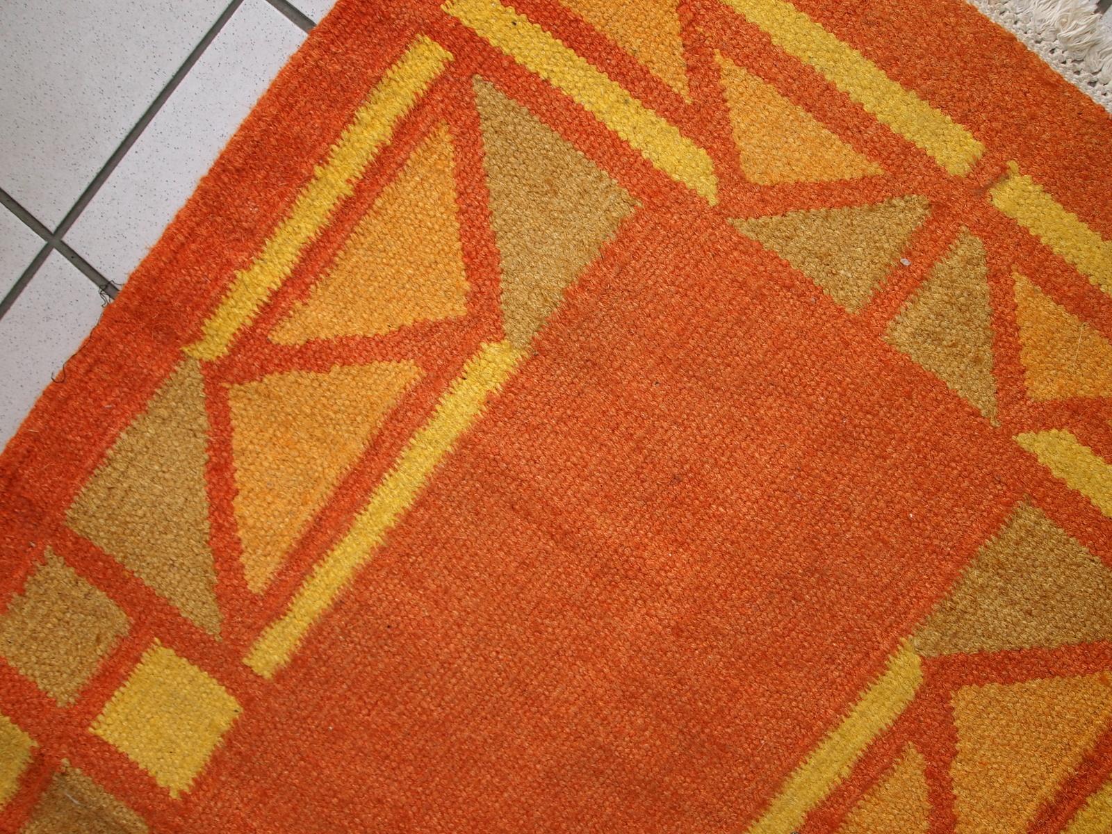 Handmade Vintage Gabbeh Style Rug, 1970s, 1C470 In Good Condition In Bordeaux, FR