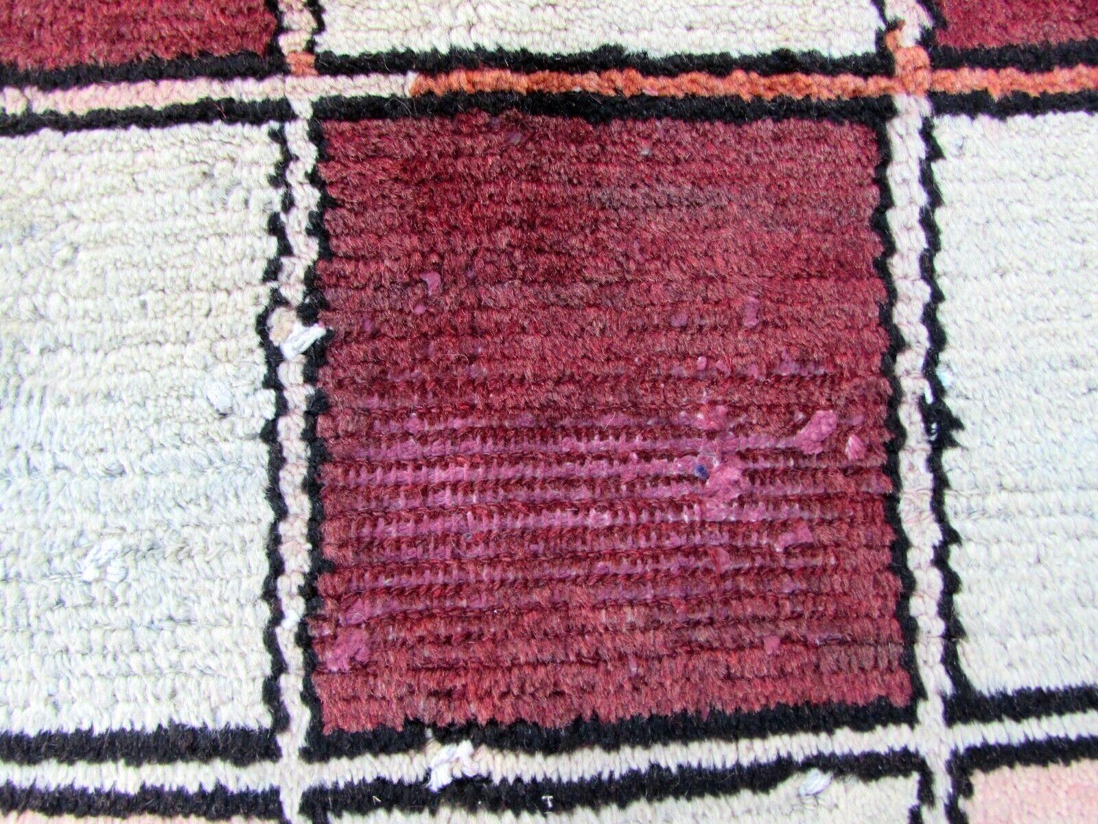 Handmade Vintage Gabbeh Style Rug, 1970s, 1Q0123 In Good Condition In Bordeaux, FR
