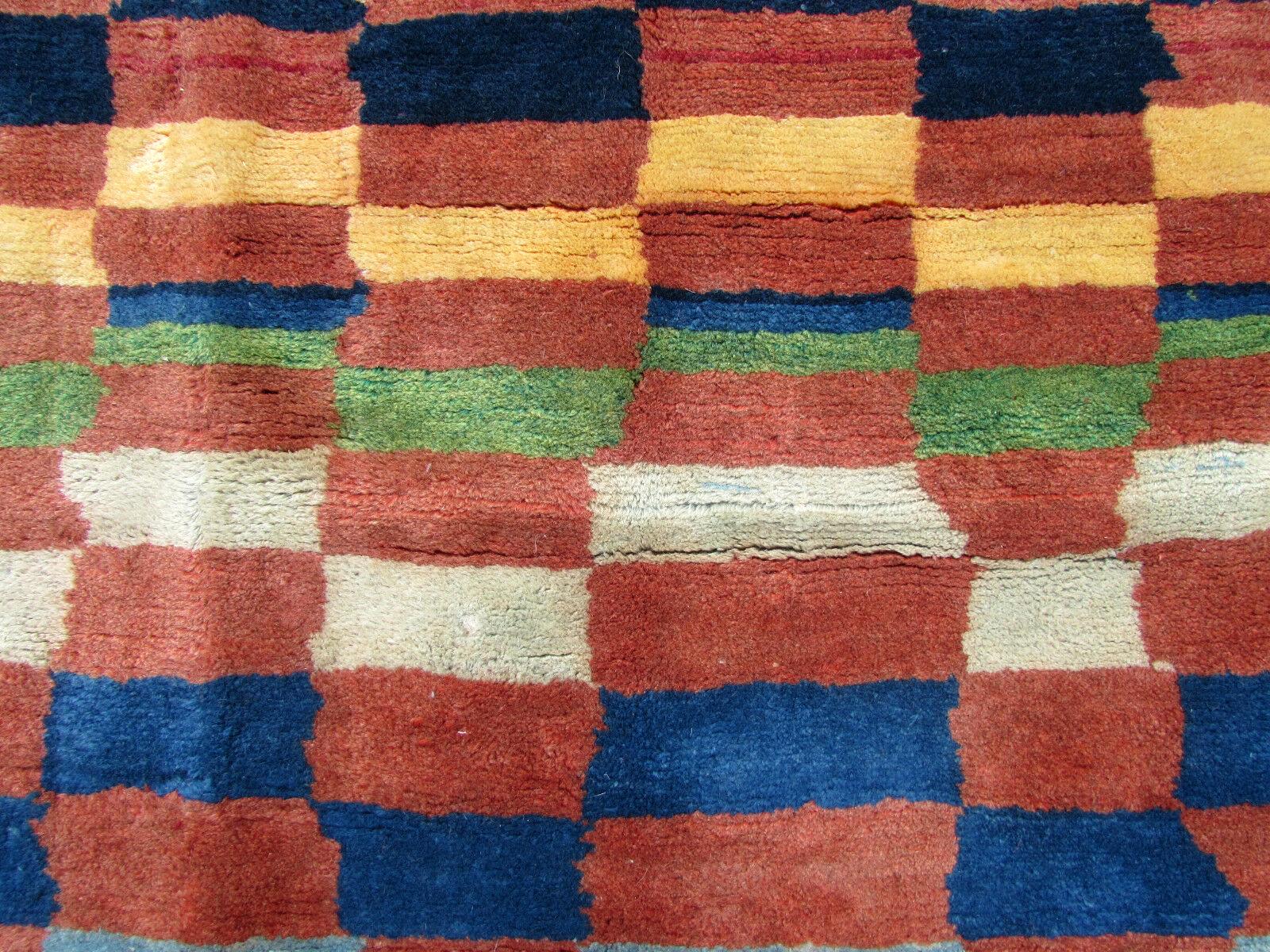 Handmade Vintage Gabbeh Style Rug, 1970s, 1Q0133 In Good Condition In Bordeaux, FR