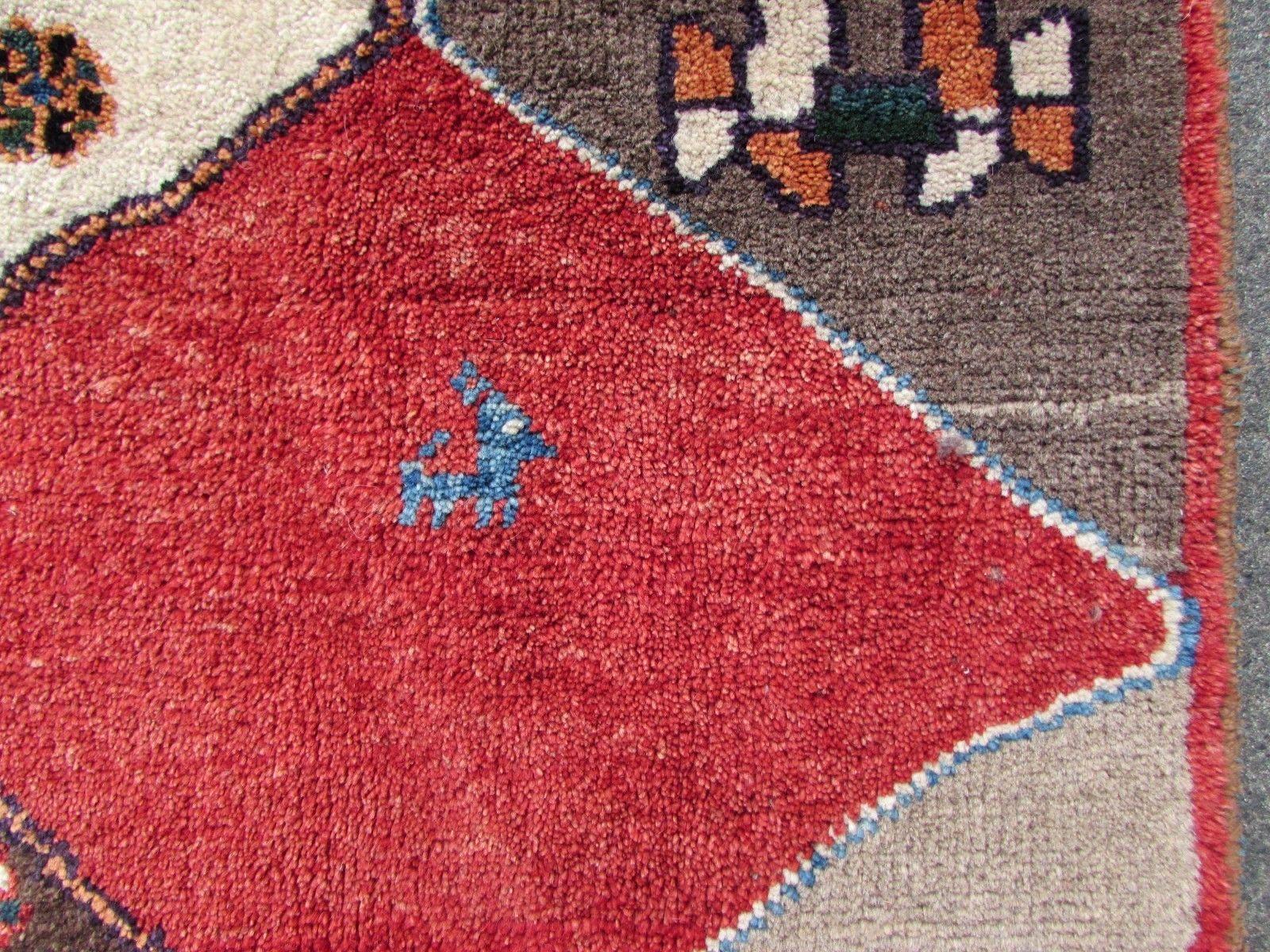 Handmade Vintage Gabbeh Style Rug, 1970s, 1Q0197 In Good Condition In Bordeaux, FR