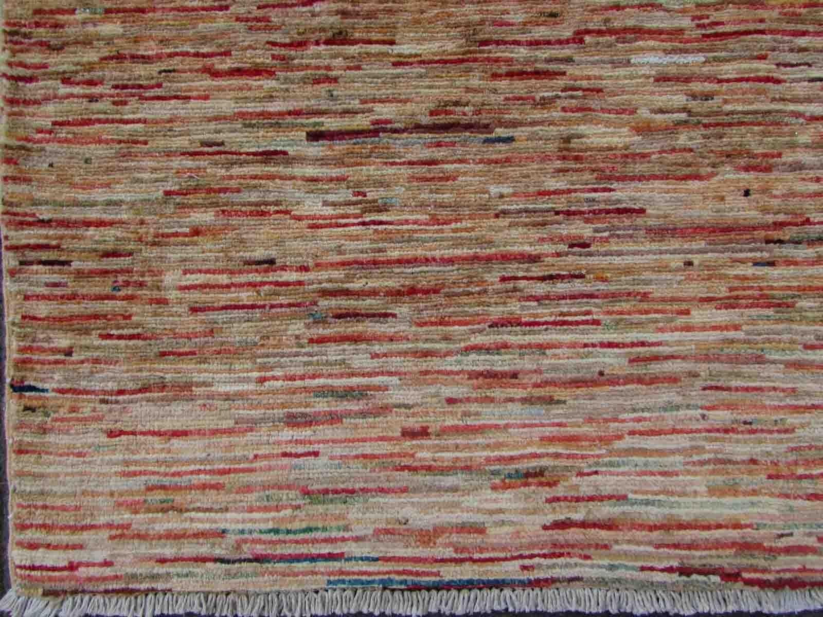 Handgefertigter Vintage-Teppich im Gabbeh-Stil, 1970er Jahre, 1Q10 im Angebot 1