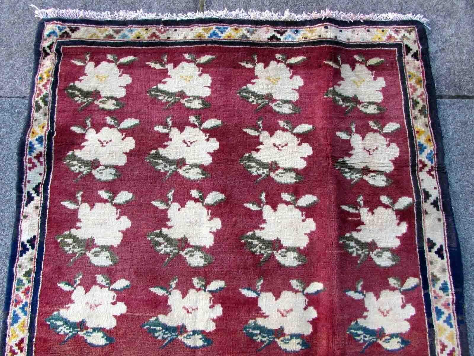 Handgefertigter Vintage-Teppich im Gabbeh-Stil, 1970er Jahre, 1Q25 im Angebot 1