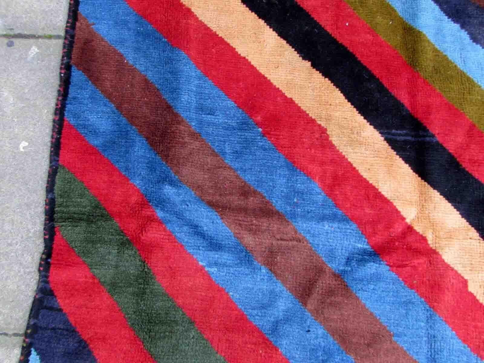 Handgefertigter Vintage-Teppich im Gabbeh-Stil, 1970er Jahre, 1Q27 im Zustand „Gut“ im Angebot in Bordeaux, FR