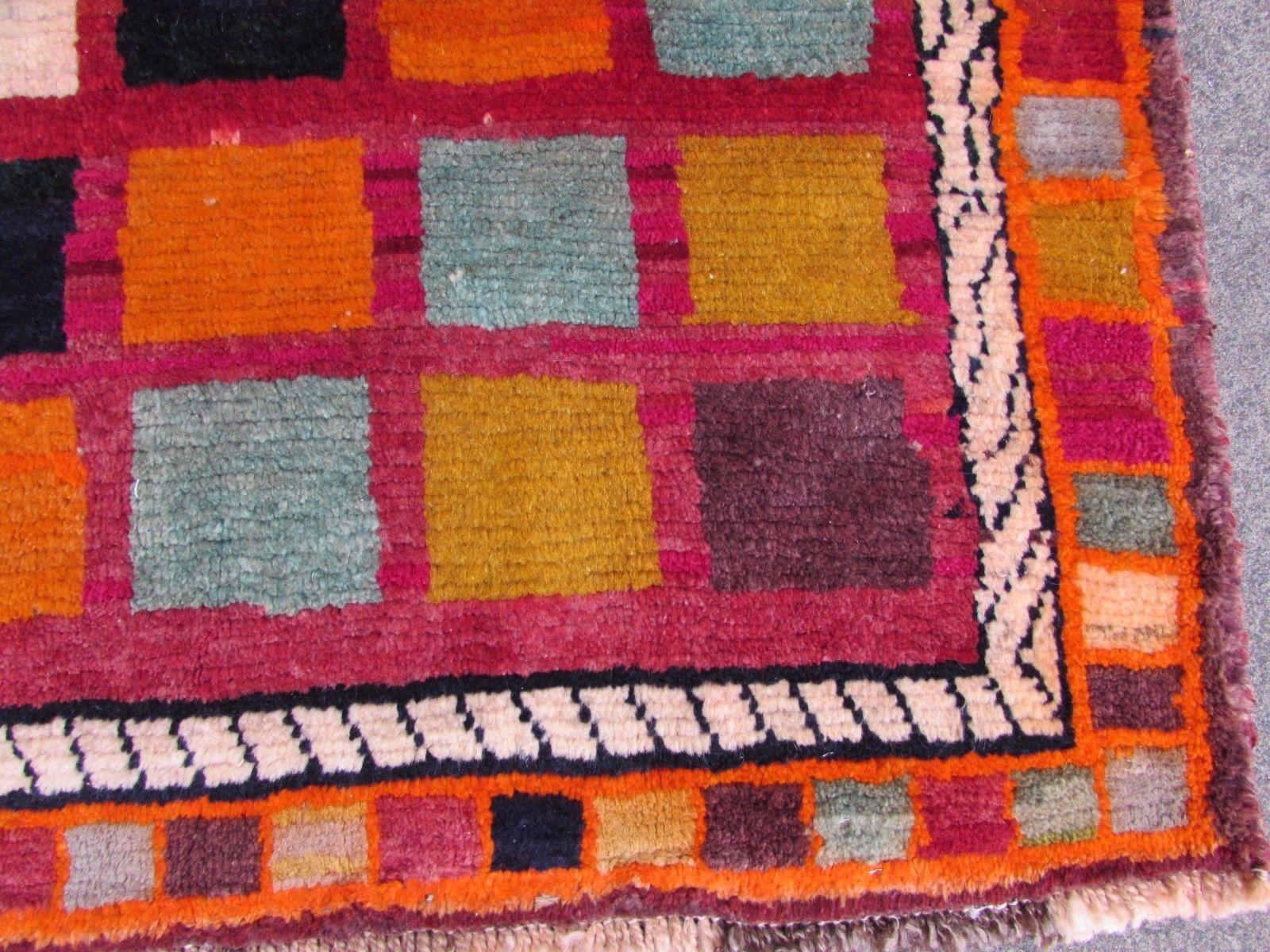 Handmade Vintage Gabbeh Style Rug, 1980s, 1Q0295 In Good Condition In Bordeaux, FR