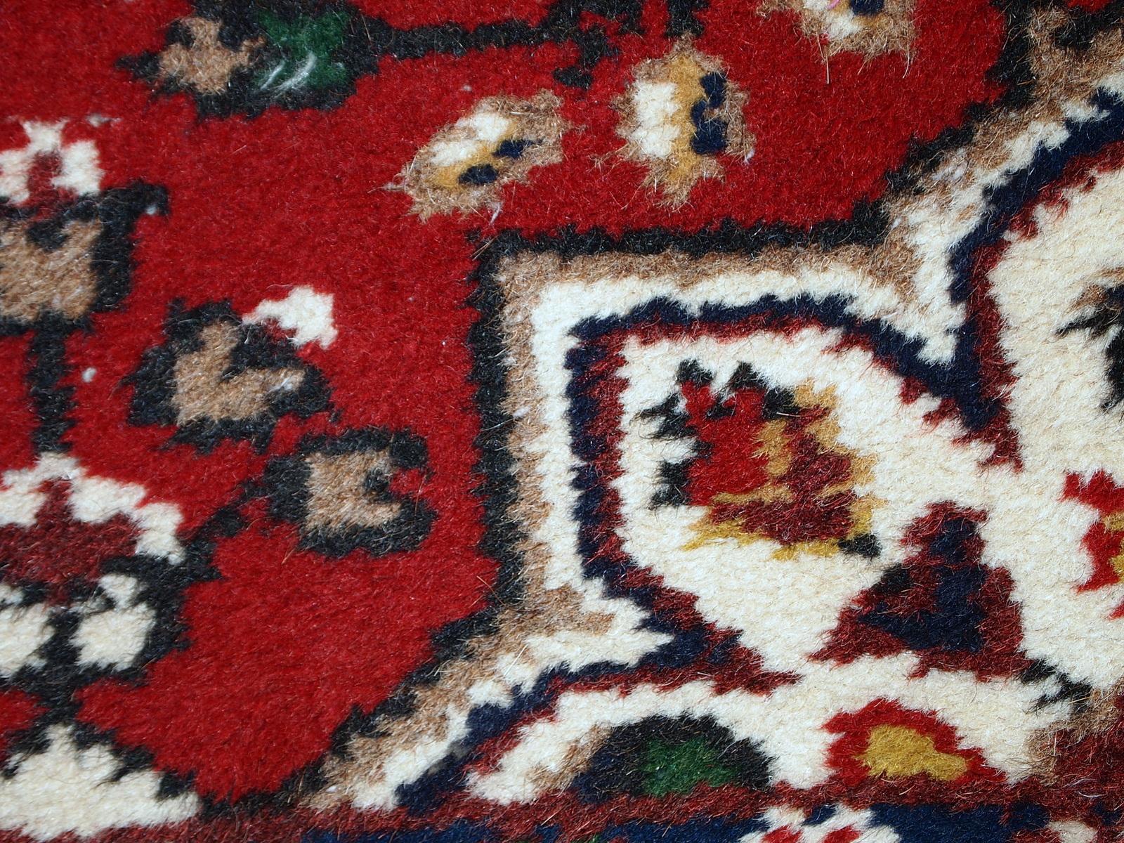 Handmade vintage Hamadan rug in bright red shade. The rug is in original good condition from the end of 20th century.

?-Condition: original good,

-circa: 1970s,

-Size: 2' x 3' (62cm x 91cm),

-Material: wool,

-Country of origin: Middle