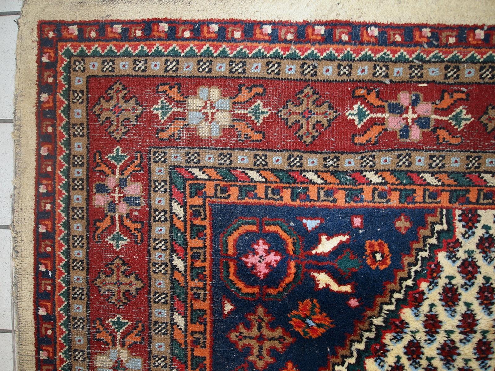 Handmade Vintage Hamadan Style Rug, 1970s, 1C695 In Distressed Condition For Sale In Bordeaux, FR