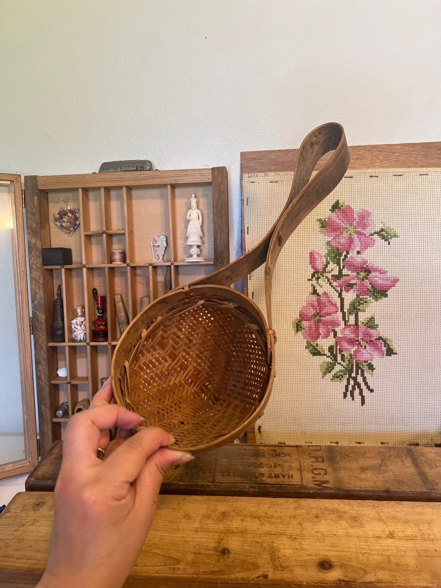 Fin du 20e siècle Panier suspendu vintage fait à la main Décoration de la maison en vente