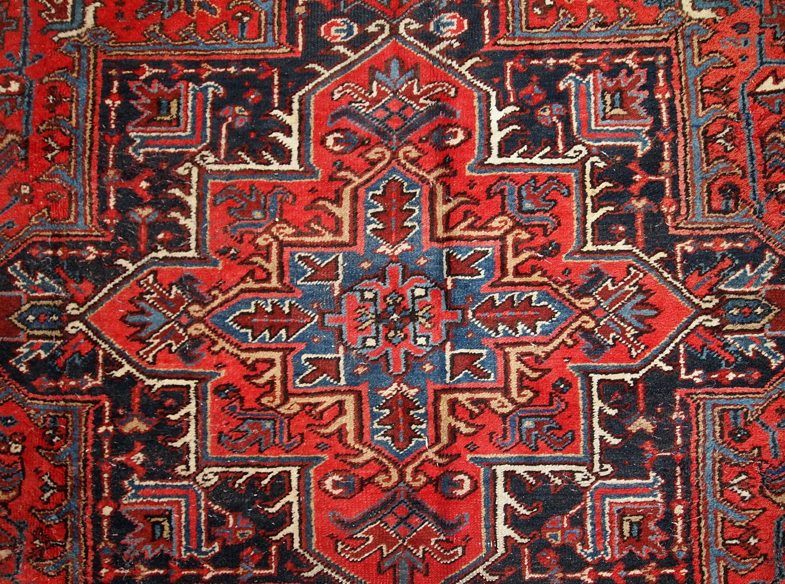 Handmade Vintage Heriz Style Rug, 1950s, 1C697 For Sale 1