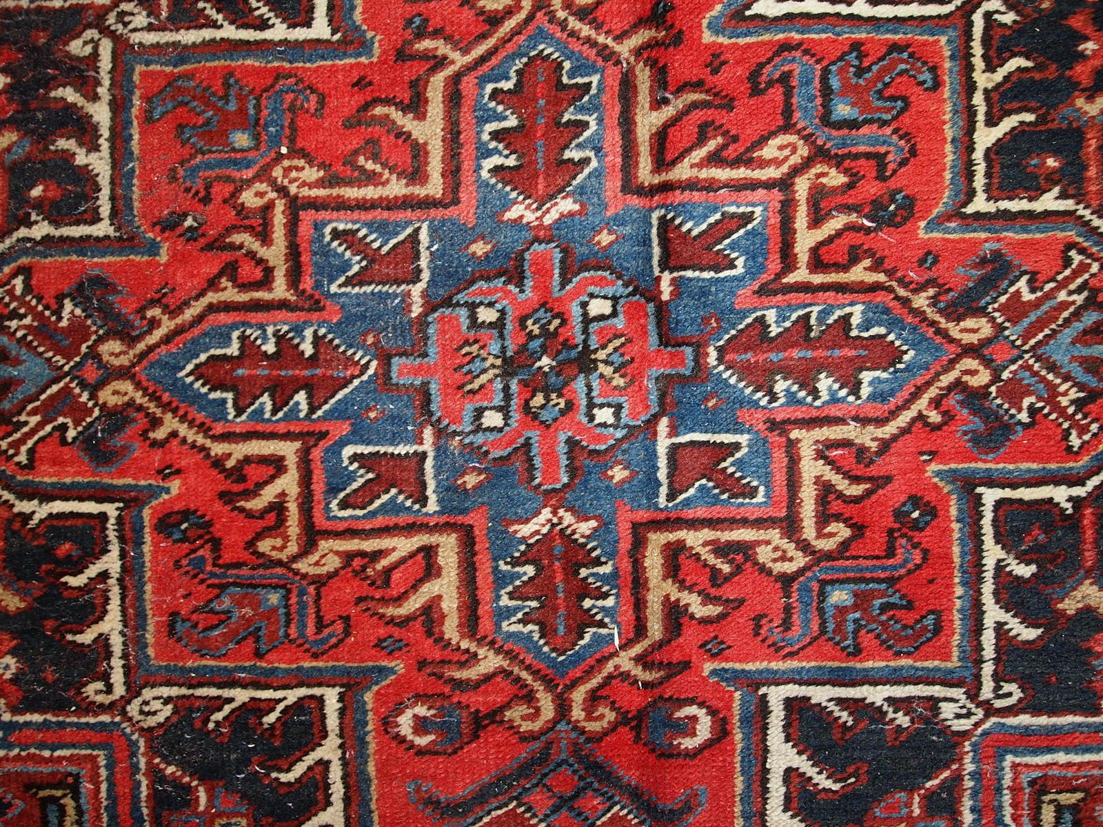 Handmade Vintage Heriz Style Rug, 1950s, 1C697 For Sale 2