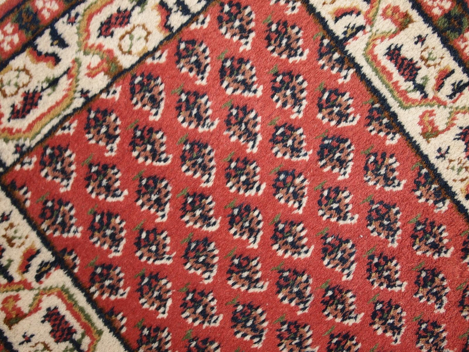 Alfombra Vintage Indi-Seraband, Años 70, 1C642 finales del siglo XX en venta