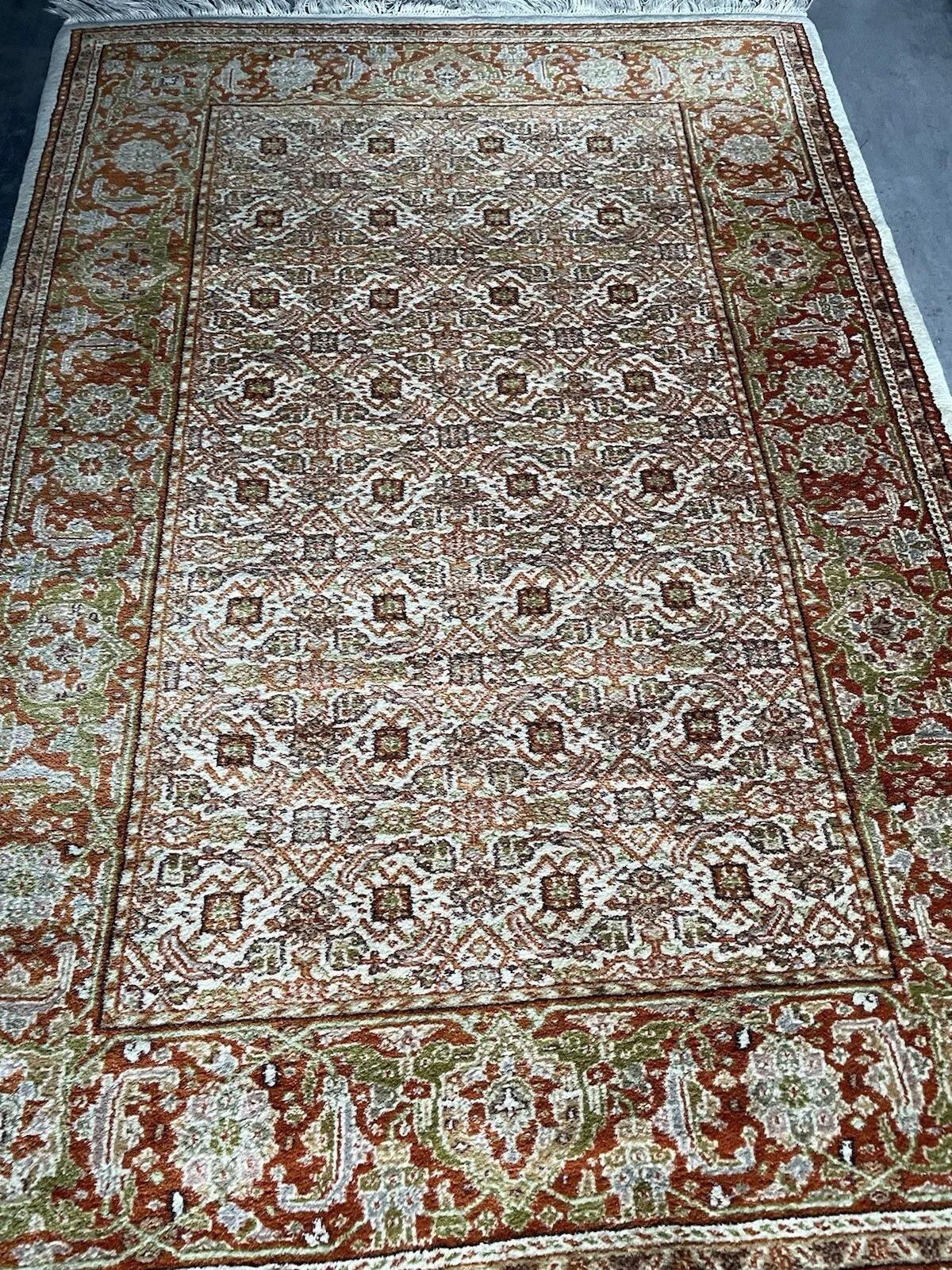 Tapis indien Agra vintage fait à la main, 4' x 6', 1970 - 1N75 en vente 4