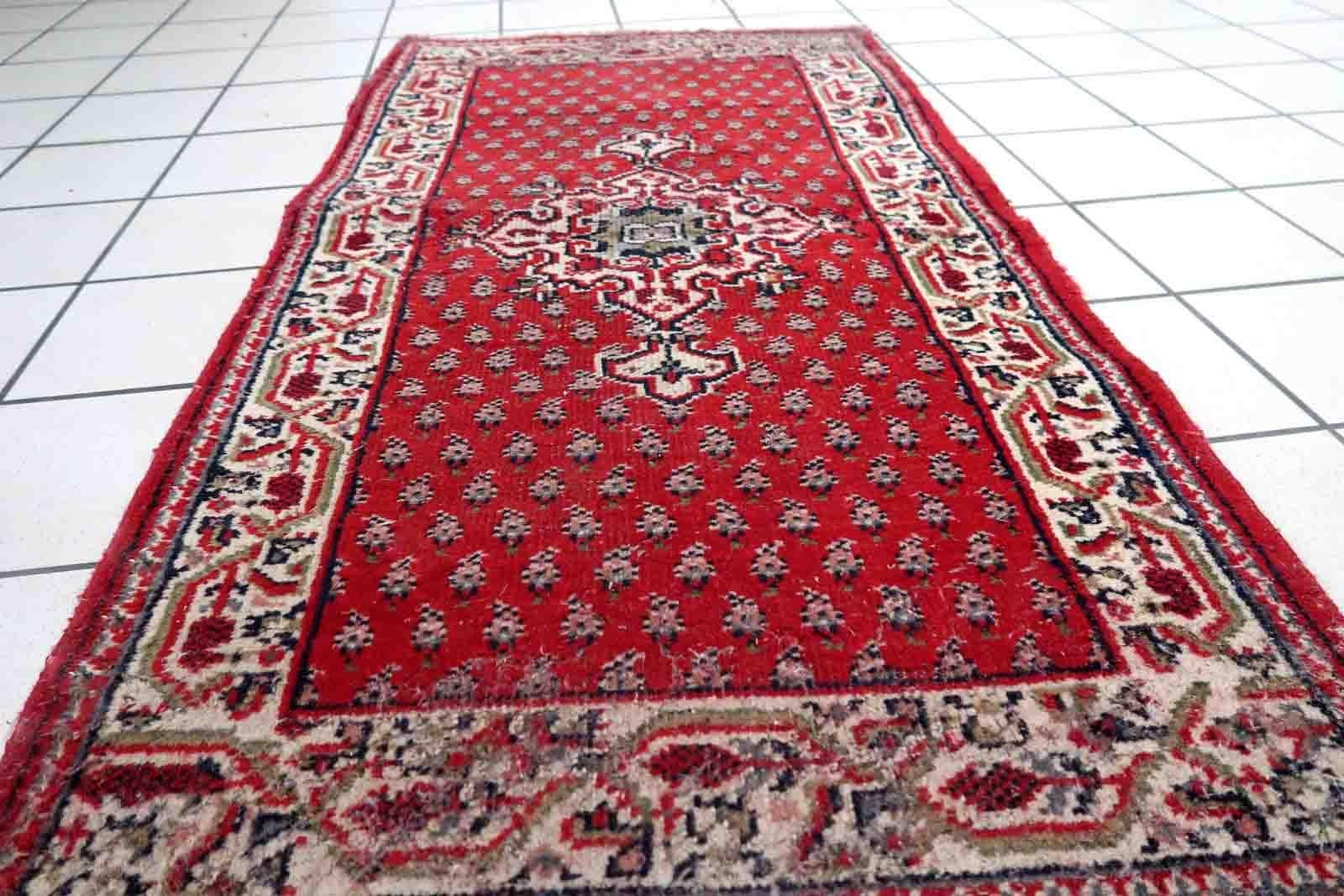 Hand-Knotted Handmade Vintage Indian Seraband Rug, 1970s, 1C1036 For Sale