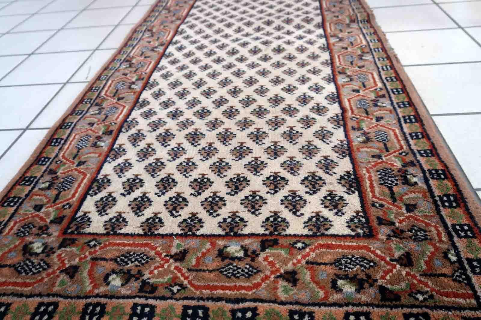 Hand-Knotted Handmade Vintage Indian Seraband Rug, 1970s, 1C944 For Sale