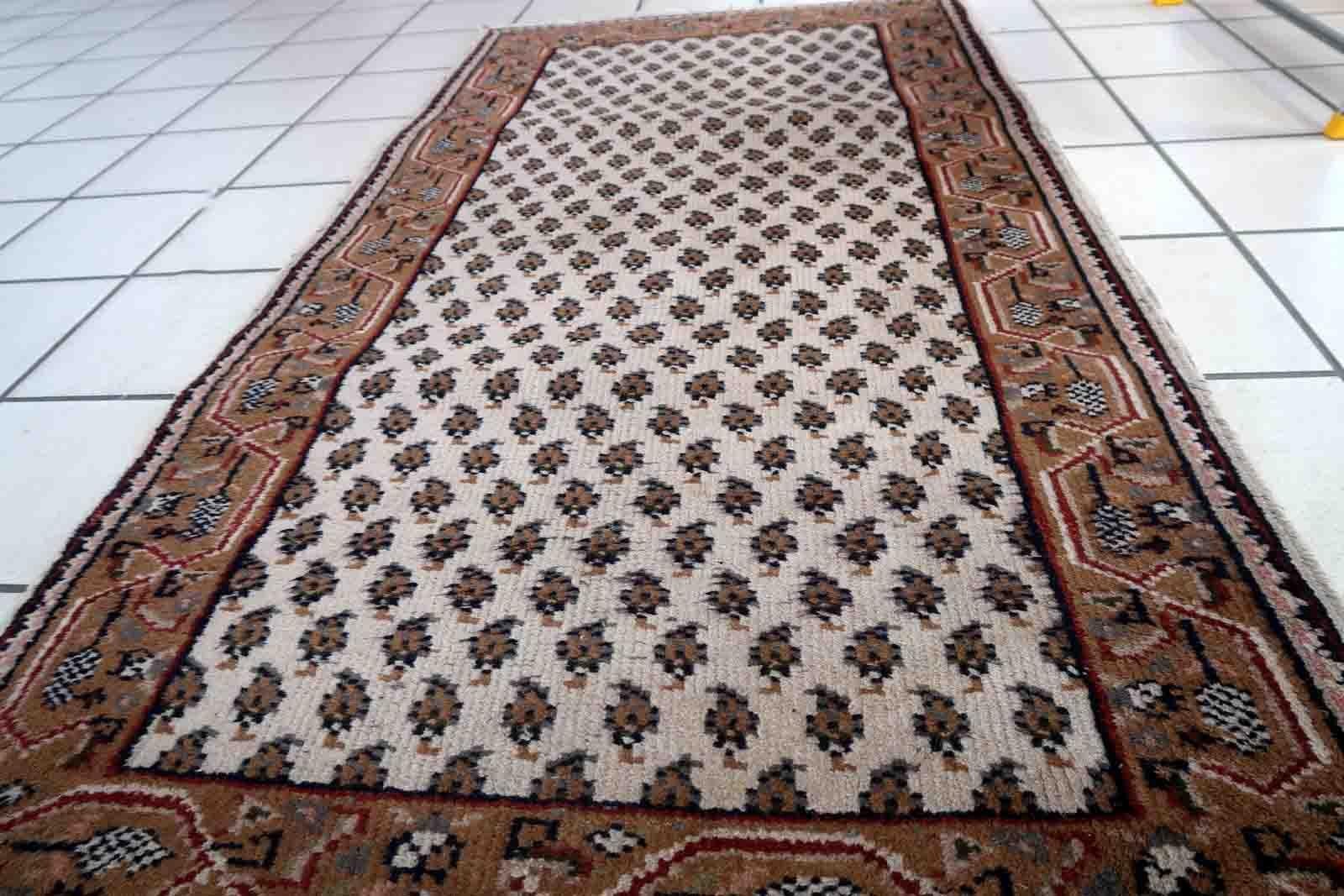 Hand-Knotted Handmade Vintage Indian Seraband Rug, 1970s, 1C947 For Sale