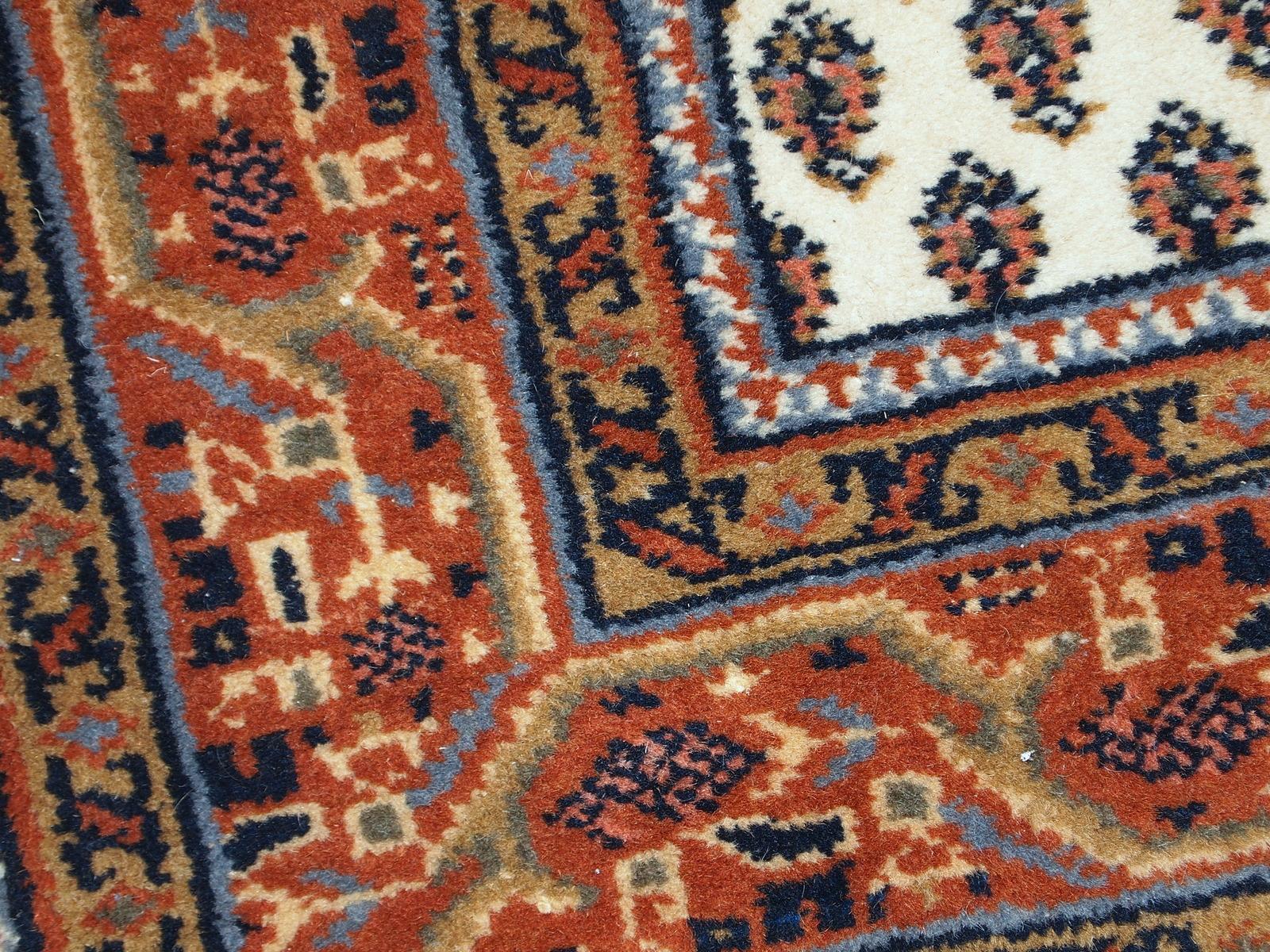 Hand-Knotted Handmade Vintage Indian Seraband Style Rug, 1980s, 1C519 For Sale
