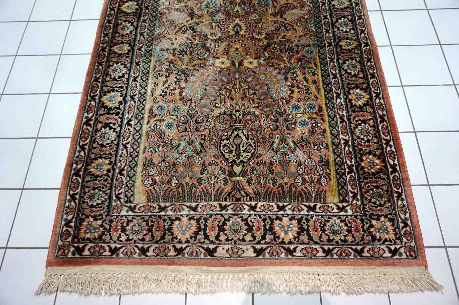 Handmade Vintage Indian Tabriz Kashmir Silk Rug, 1970s, 1D32 In Good Condition In Bordeaux, FR