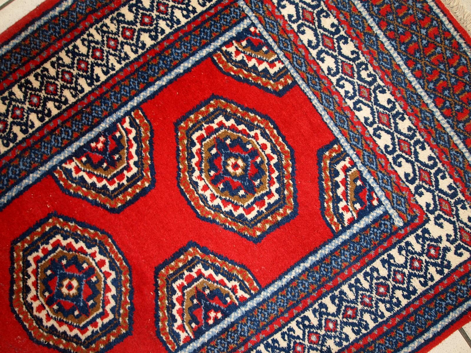 Hand-Knotted Handmade Vintage Indo-Mahal Rug, 1970s, 1C732 For Sale