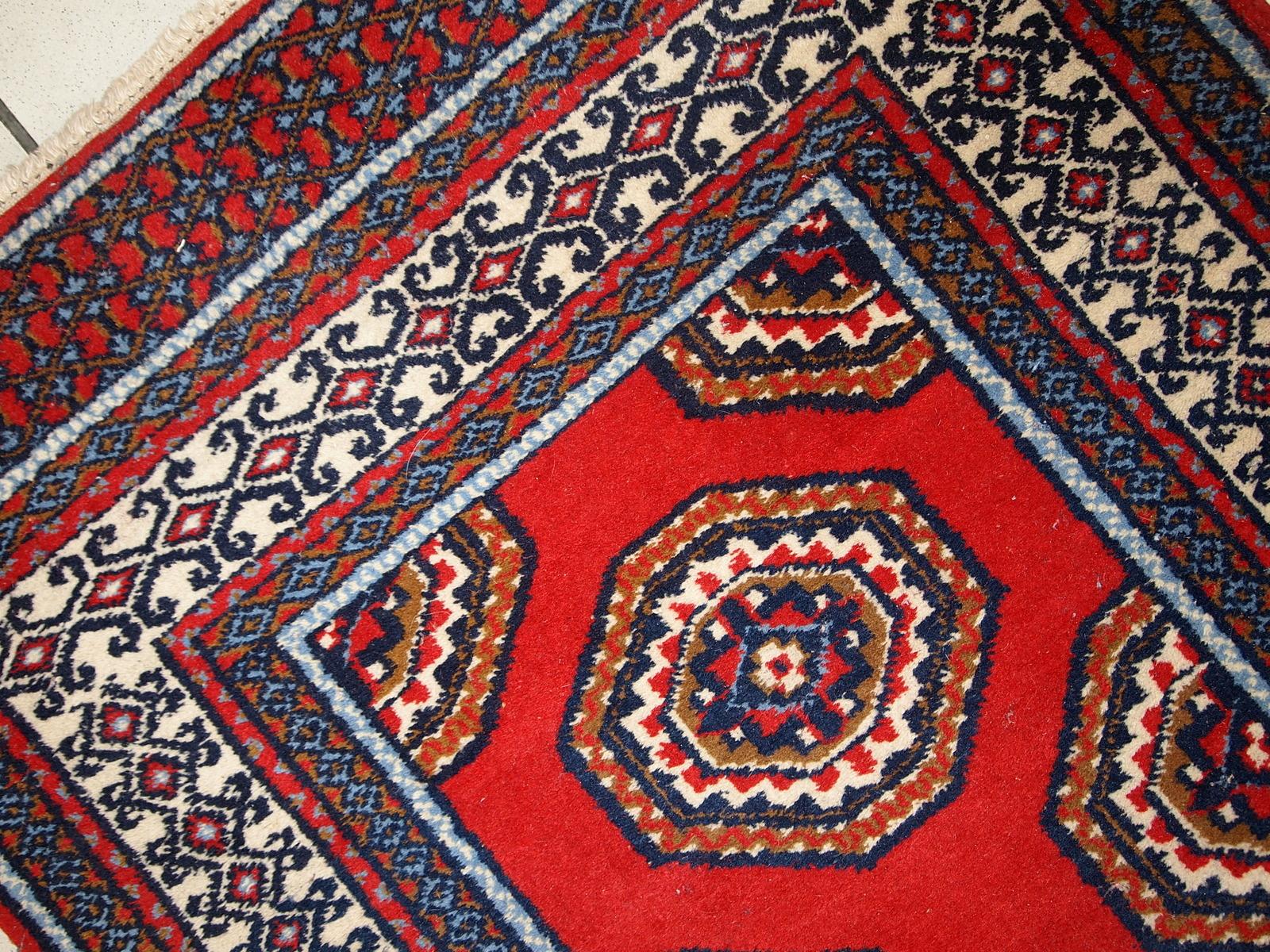 Late 20th Century Handmade Vintage Indo-Mahal Rug, 1970s, 1C732 For Sale