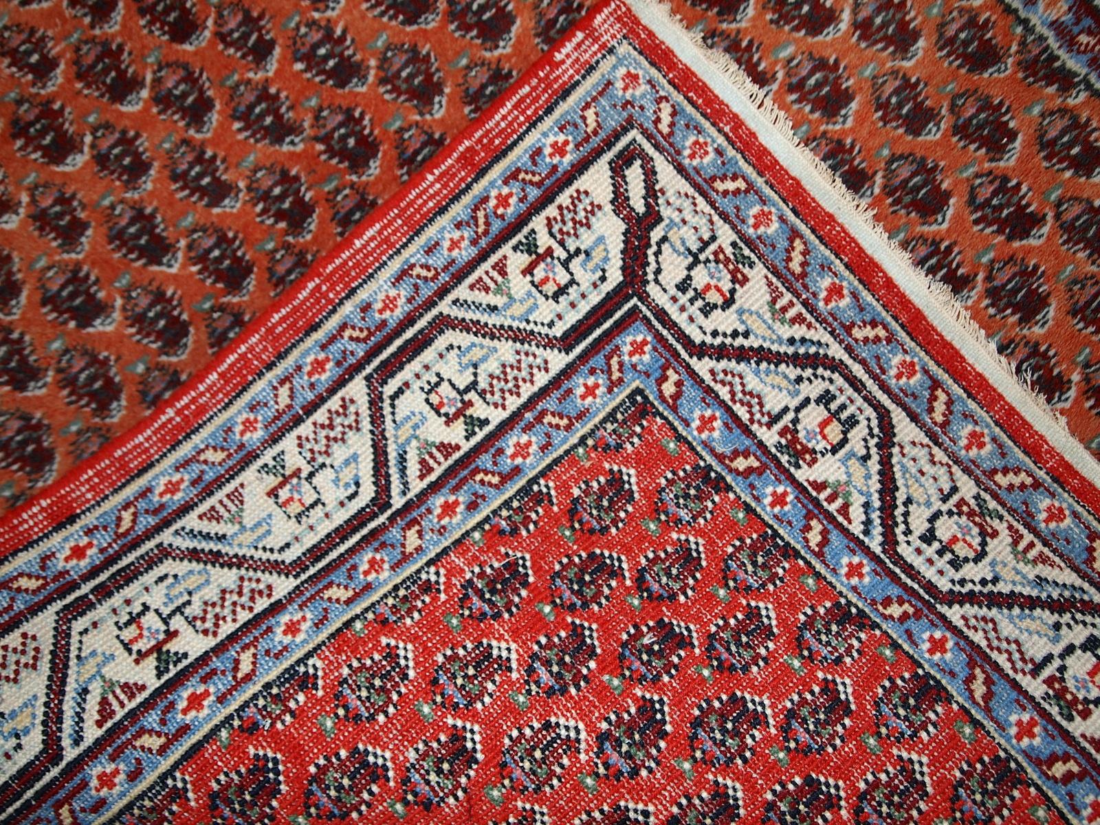 Handmade vintage Indo-Seraband rug, 1980s - 1C742 For Sale 1