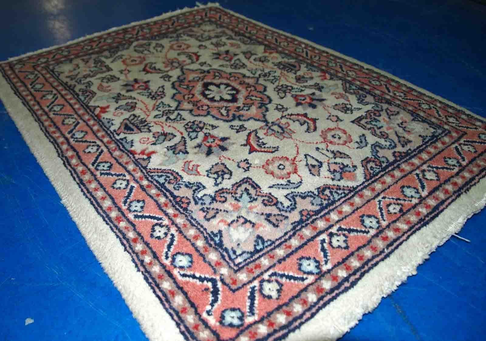 Handmade Vintage Indo-Tabriz Rug, 1970s, 1C749 For Sale 1