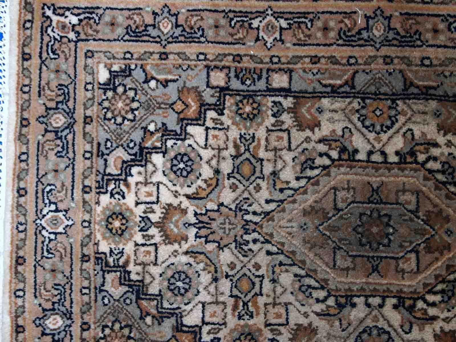 Handmade Vintage Indo-Tabriz Rug, 1970s, 1C768 For Sale 2