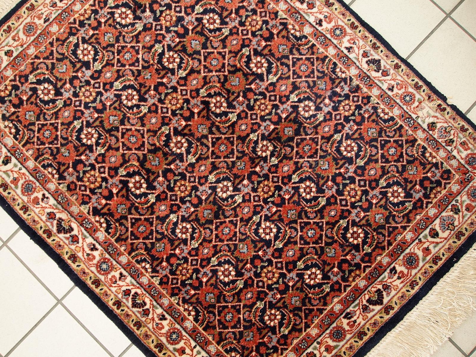 Indian Handmade Vintage Indo-Tabriz Rug, 1980s, 1C718 For Sale