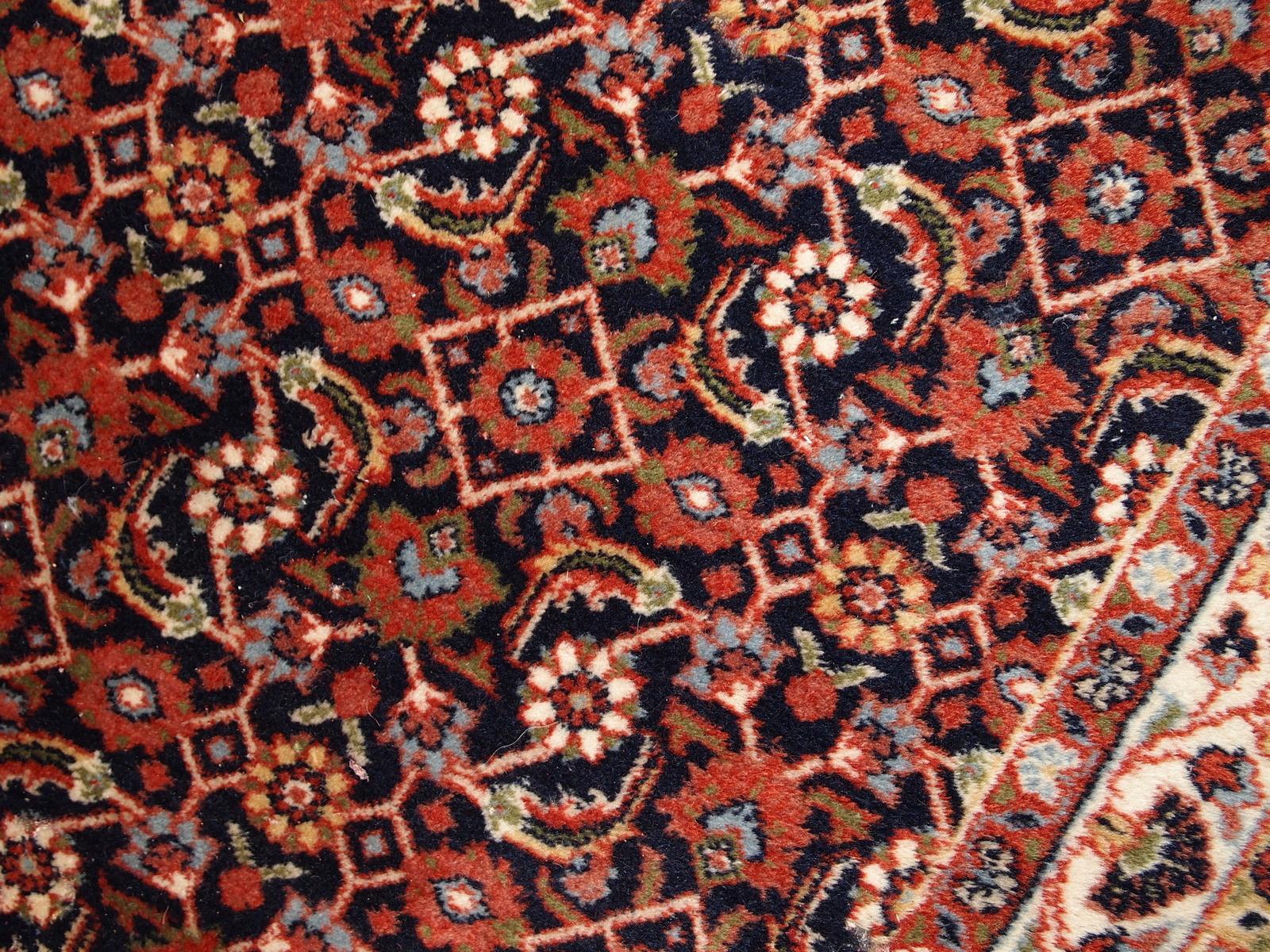 Handmade Vintage Indo-Tabriz Rug, 1980s, 1C718 For Sale 1