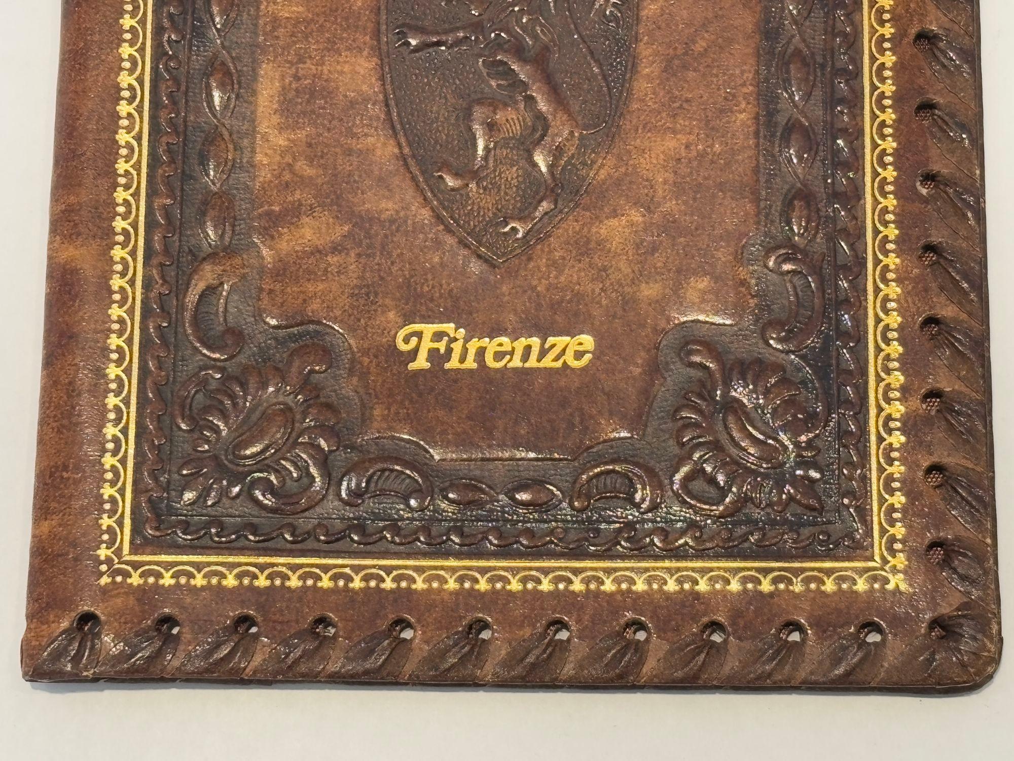 Cuaderno de cuero marrón repujado Firenze Vintage italiano hecho a mano 1960 en Bueno estado para la venta en North Hollywood, CA