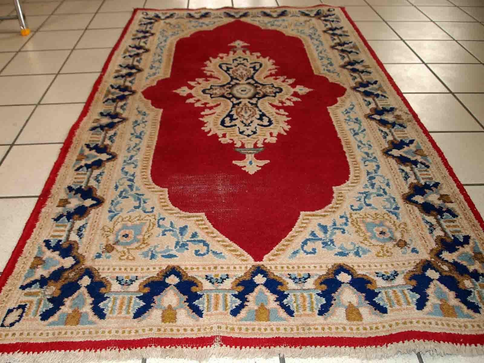 Tappeto fatto a mano in stile Kerman 2,9' x 4,9', anni '70, 1C808 in vendita 1