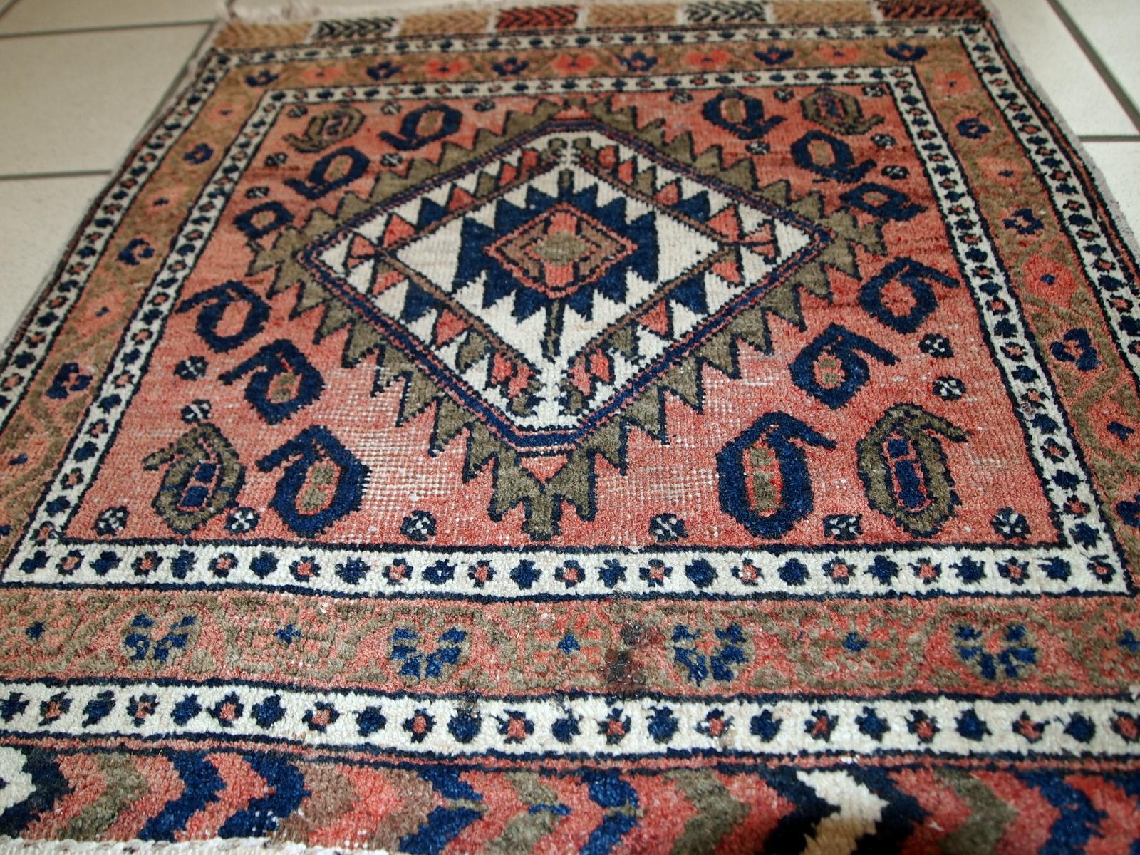 Handgefertigter Vintage-Teppich im kurdischen Stil, 1930er Jahre, 1C654 im Zustand „Relativ gut“ im Angebot in Bordeaux, FR