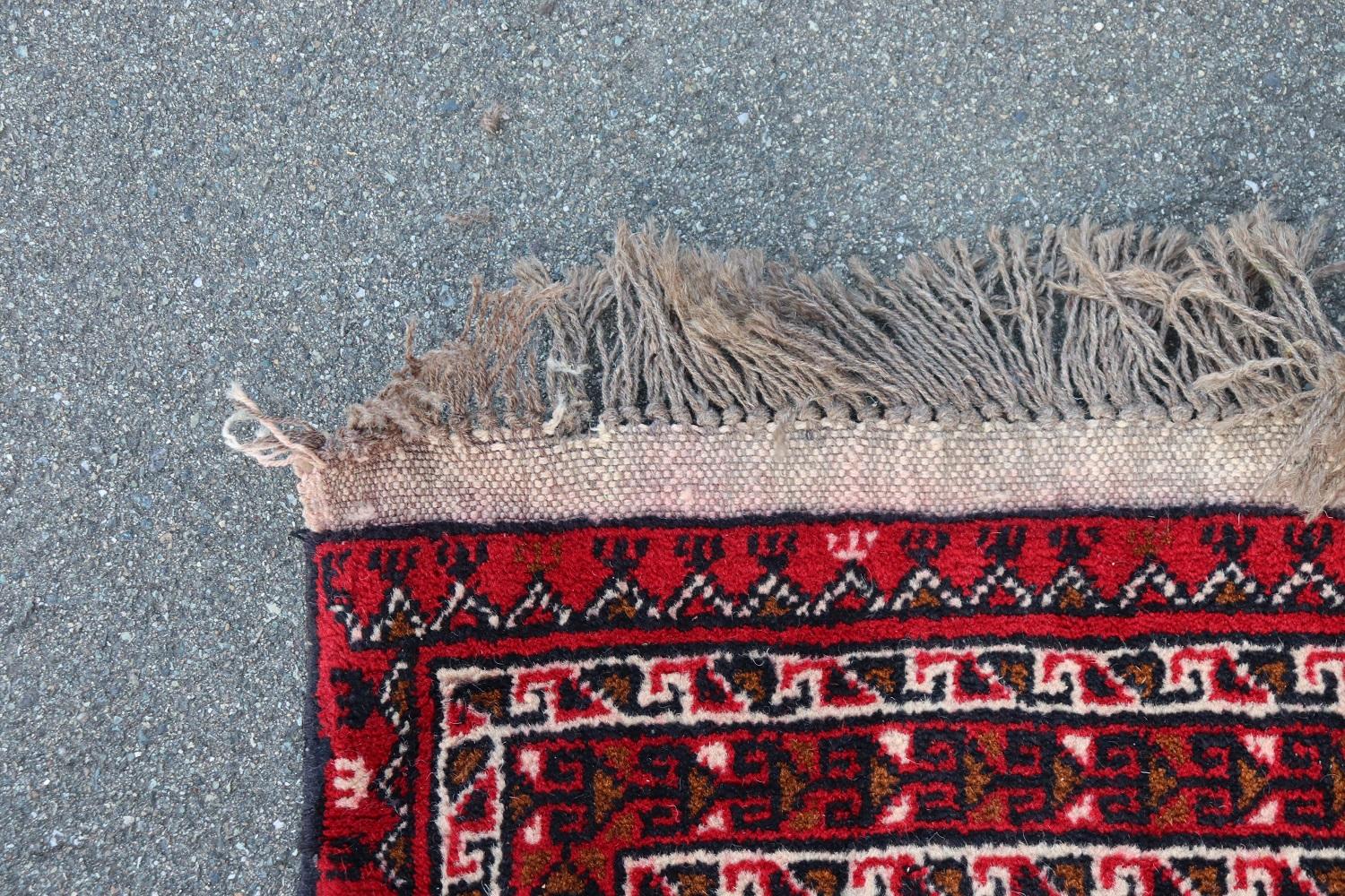 Handmade Vintage Large Persian Shiraz Rug, 1980s For Sale 1