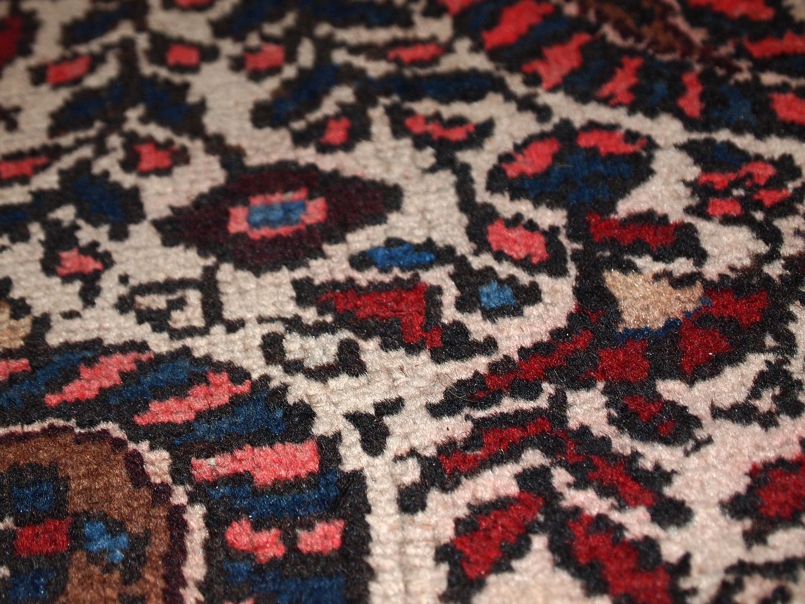 Handmade Vintage Malayer Style Rug, 1950s, 1C314 In Good Condition In Bordeaux, FR