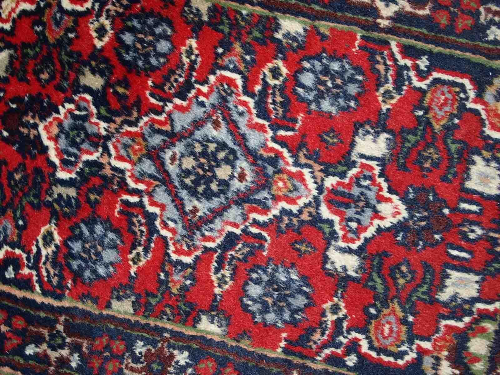 Indian Handmade Vintage Malayer Style Rug, 1970s, 1C751 For Sale
