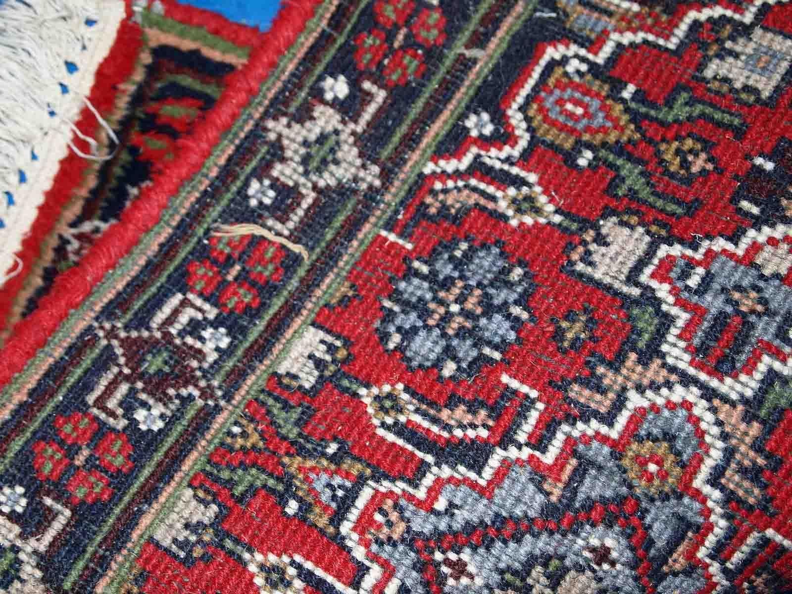 Handmade Vintage Malayer Style Rug, 1970s, 1C751 In Good Condition For Sale In Bordeaux, FR