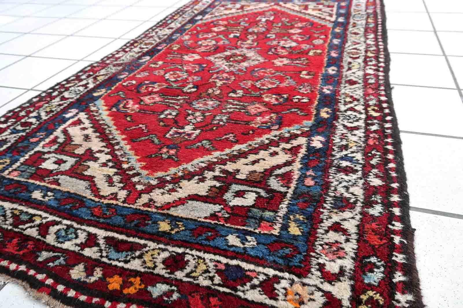 Indian Handmade Vintage Malayer Style Rug, 1970s, 1C891 For Sale