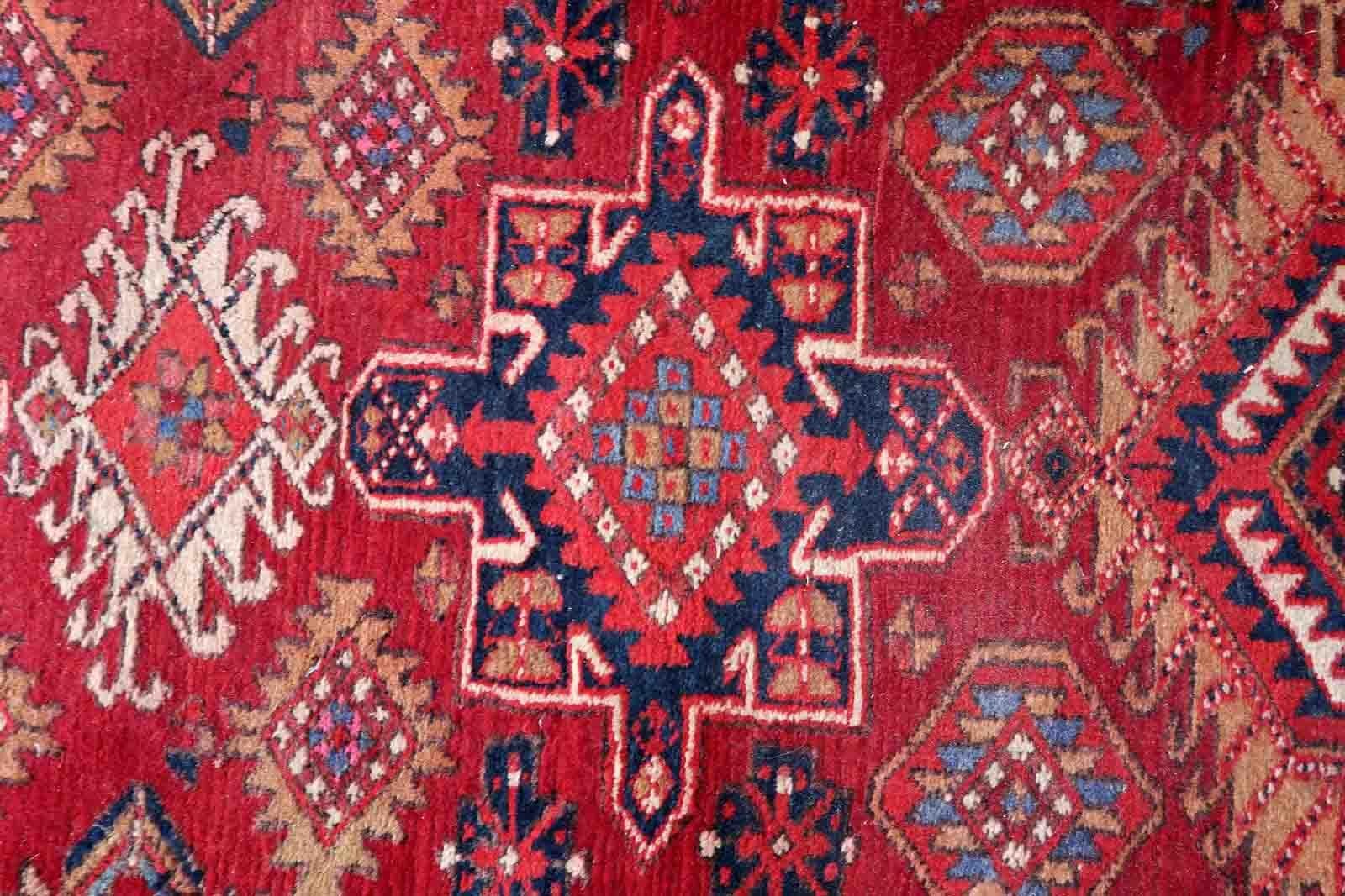 Handmade Vintage Malayer Style Runner, 1930s, 1C860 In Fair Condition For Sale In Bordeaux, FR