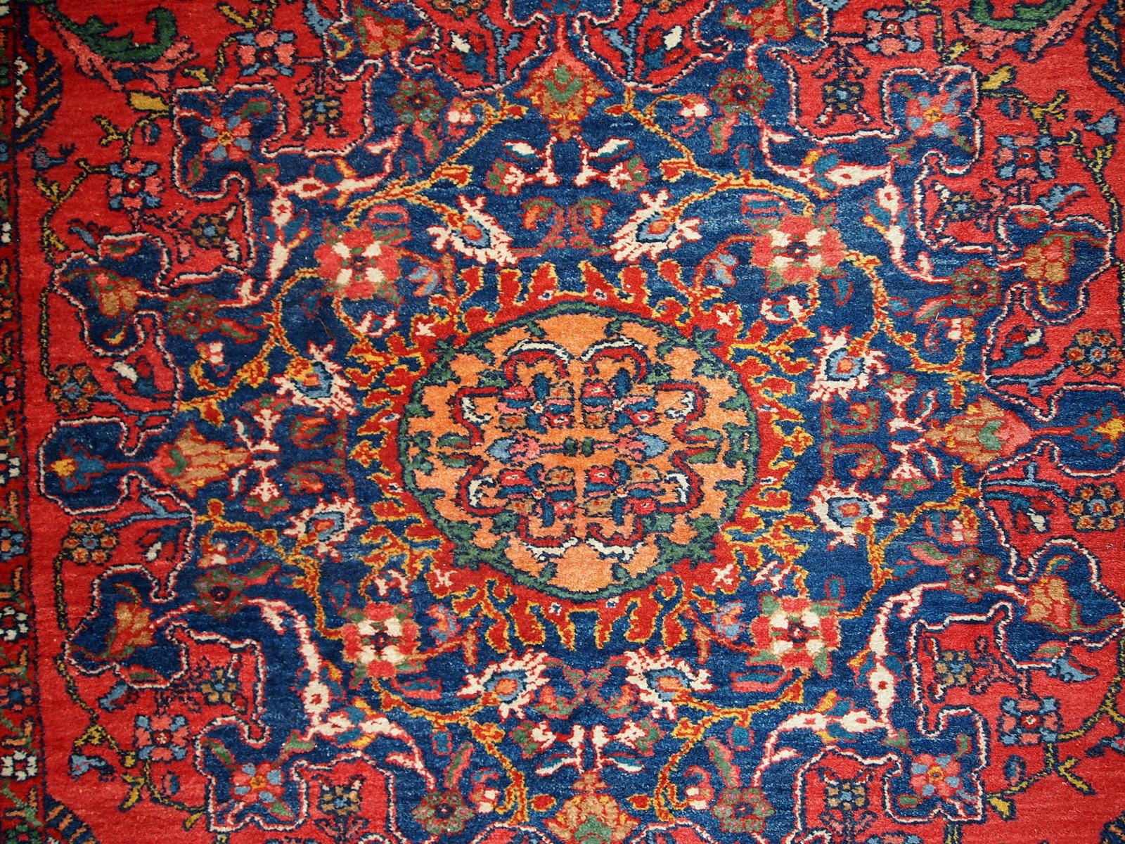 Handmade Vintage Mashad Style Rug, 1970s, 1C472 In Good Condition For Sale In Bordeaux, FR