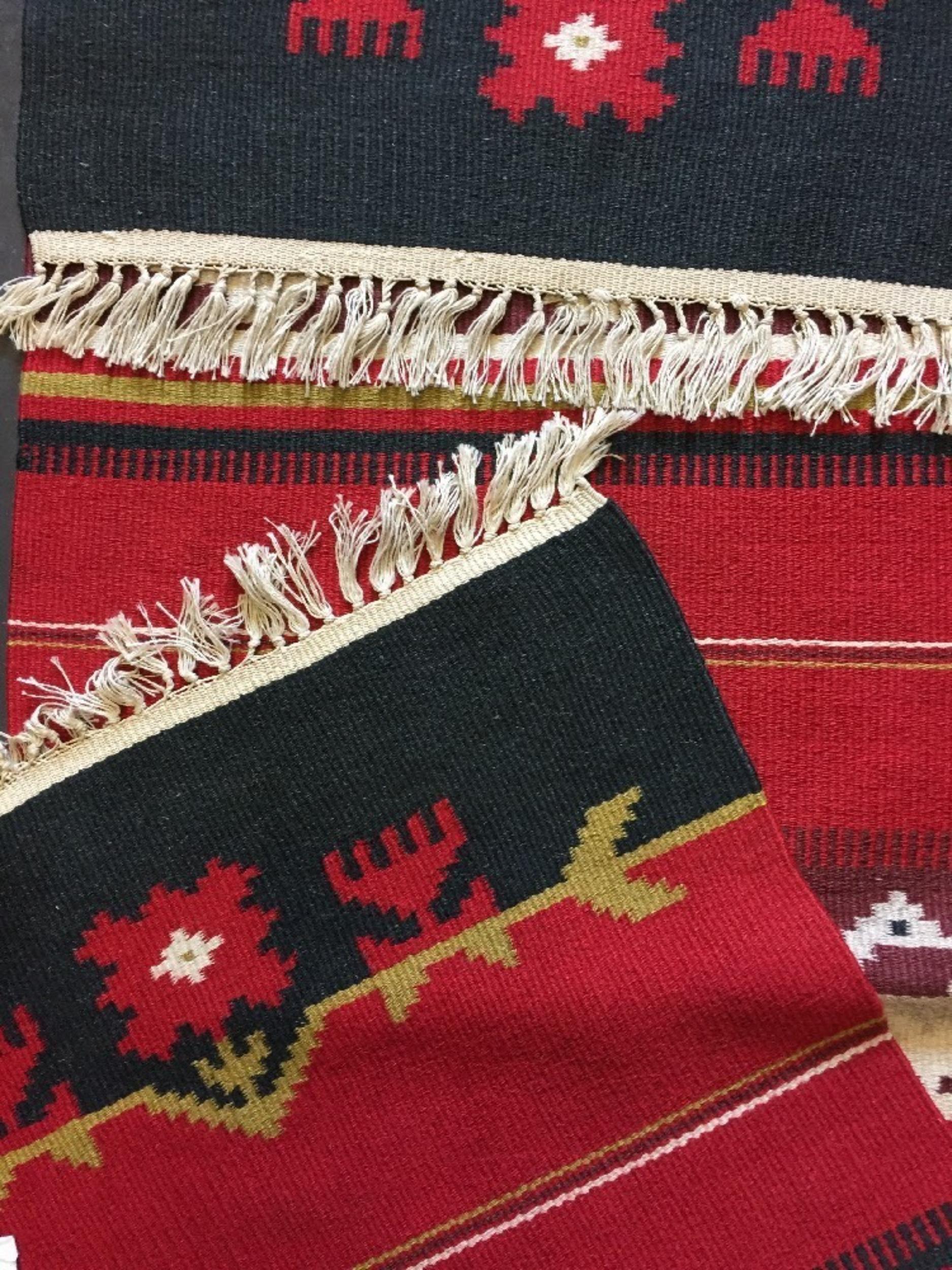 Tappeto Kilim messicano vintage fatto a mano 1,6' x 4,9' 1950 - 3K02 In condizioni buone in vendita a Bordeaux, FR