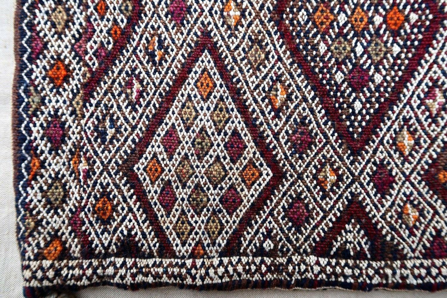 Handmade Vintage Moroccan Berber Kilim Cushion, 1950s, 1P43 In Good Condition For Sale In Bordeaux, FR