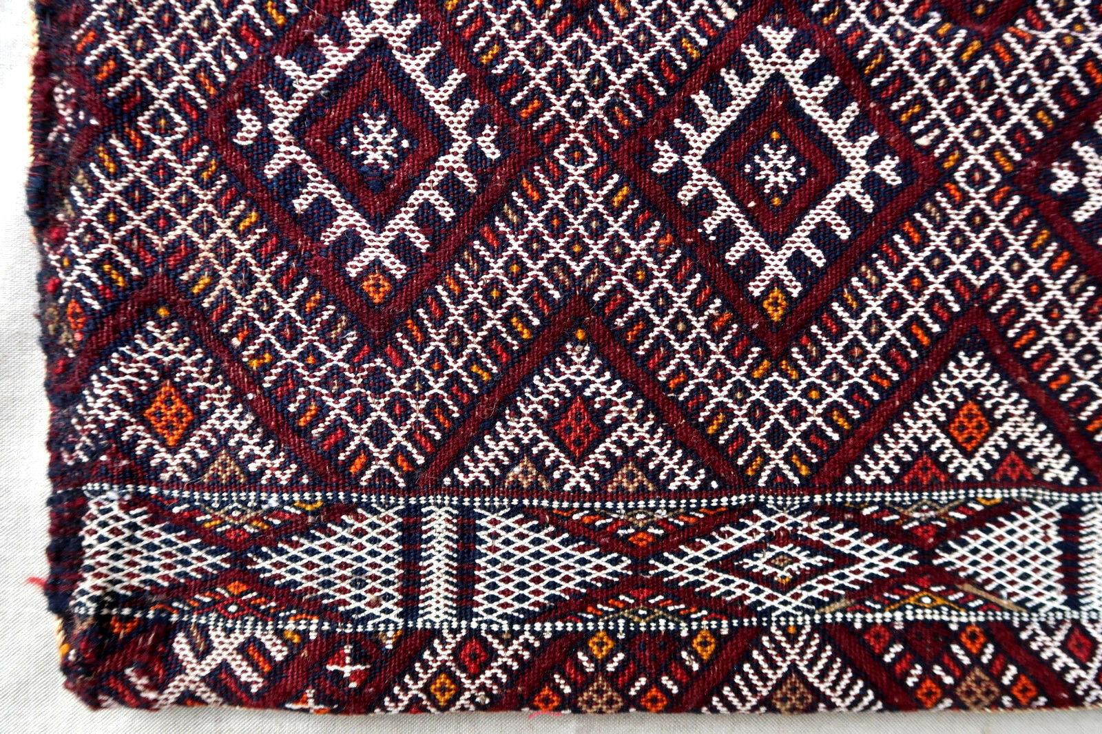 Handmade Vintage Moroccan Berber Kilim Cushion, 1950s, 1P46 In Good Condition For Sale In Bordeaux, FR