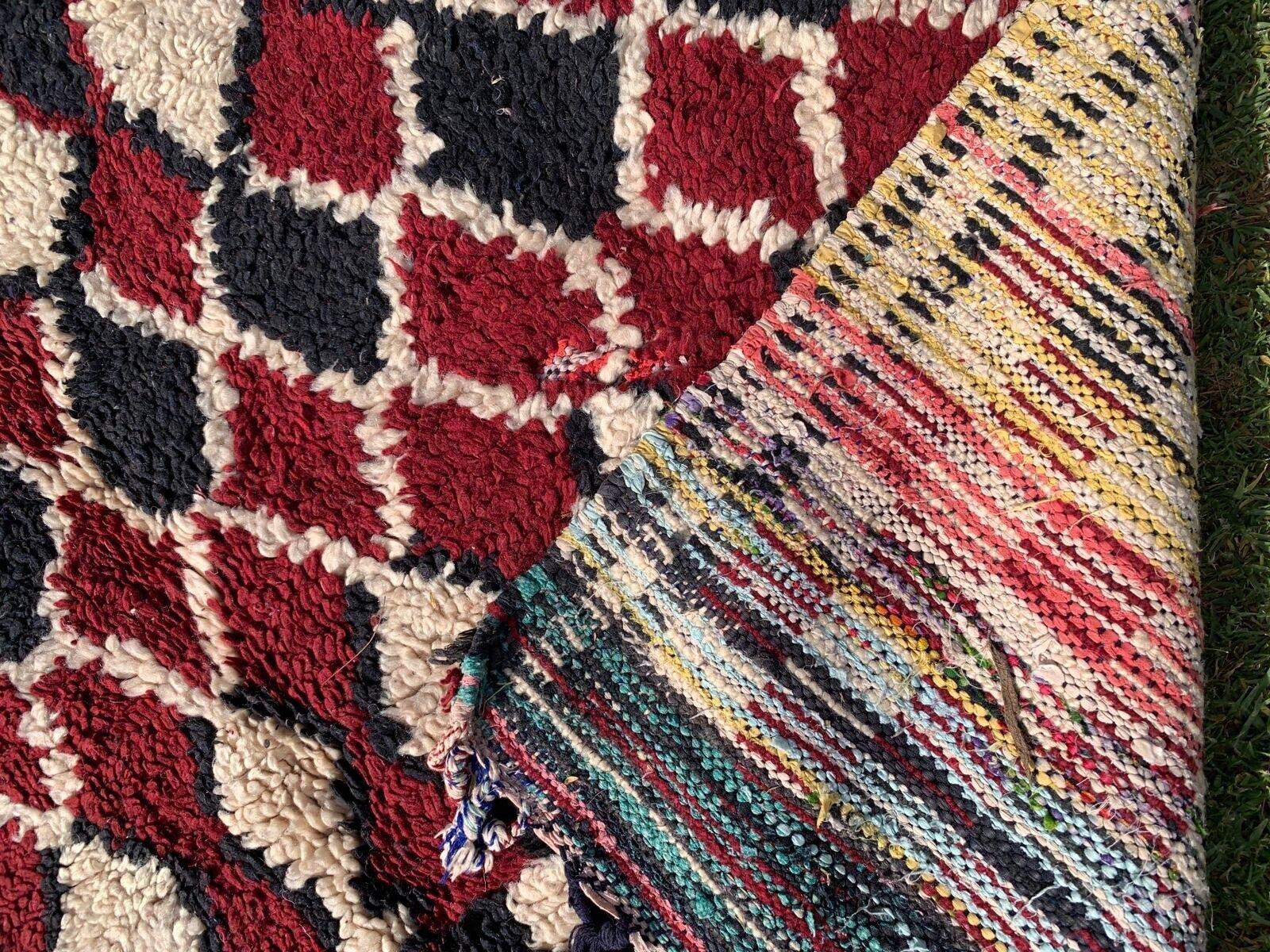 Handgefertigter marokkanischer roter Berberteppich im Vintage-Stil 4.1' x 8,3', 1990er Jahre - 1G08 im Zustand „Gut“ im Angebot in Bordeaux, FR
