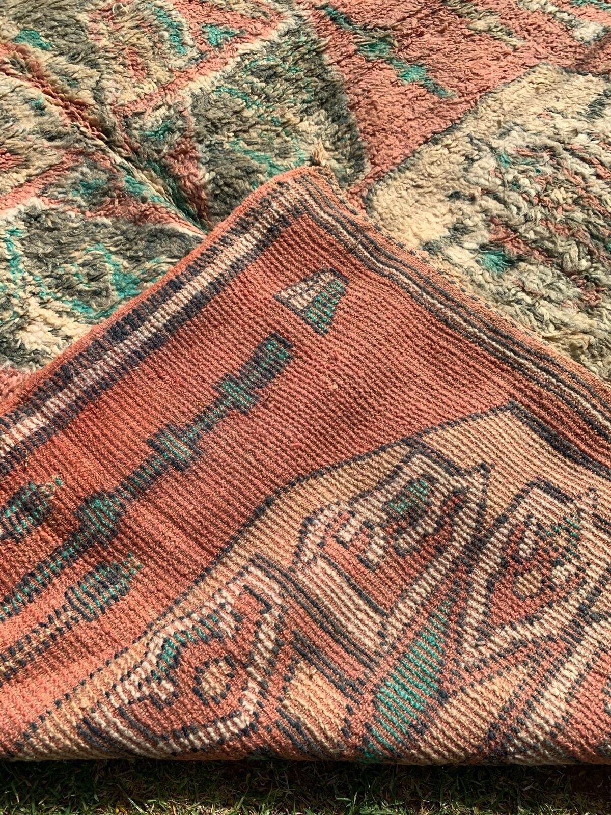 Handgefertigter marokkanischer Berberroter Vintage-Teppich 5,5' x 10', 1990er Jahre - 1G07 (Ende des 20. Jahrhunderts) im Angebot