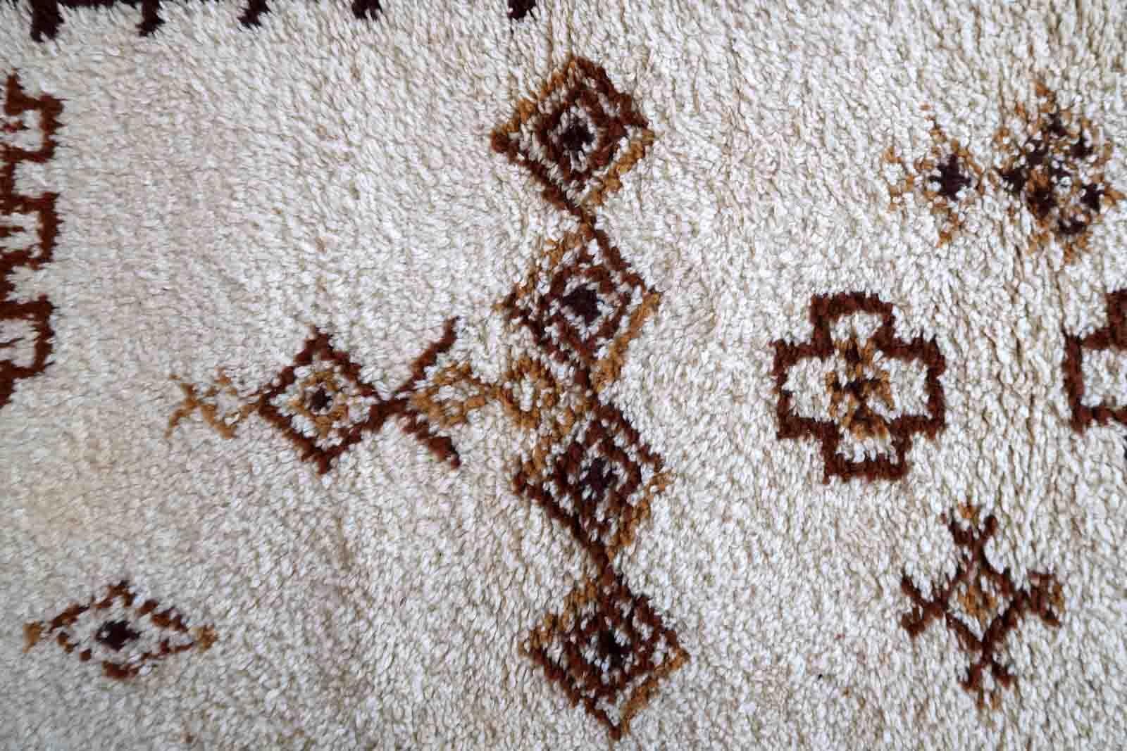 Handgefertigter marokkanischer Berberteppich im Vintage-Stil, 1970er Jahre, 1C1004 im Angebot 1
