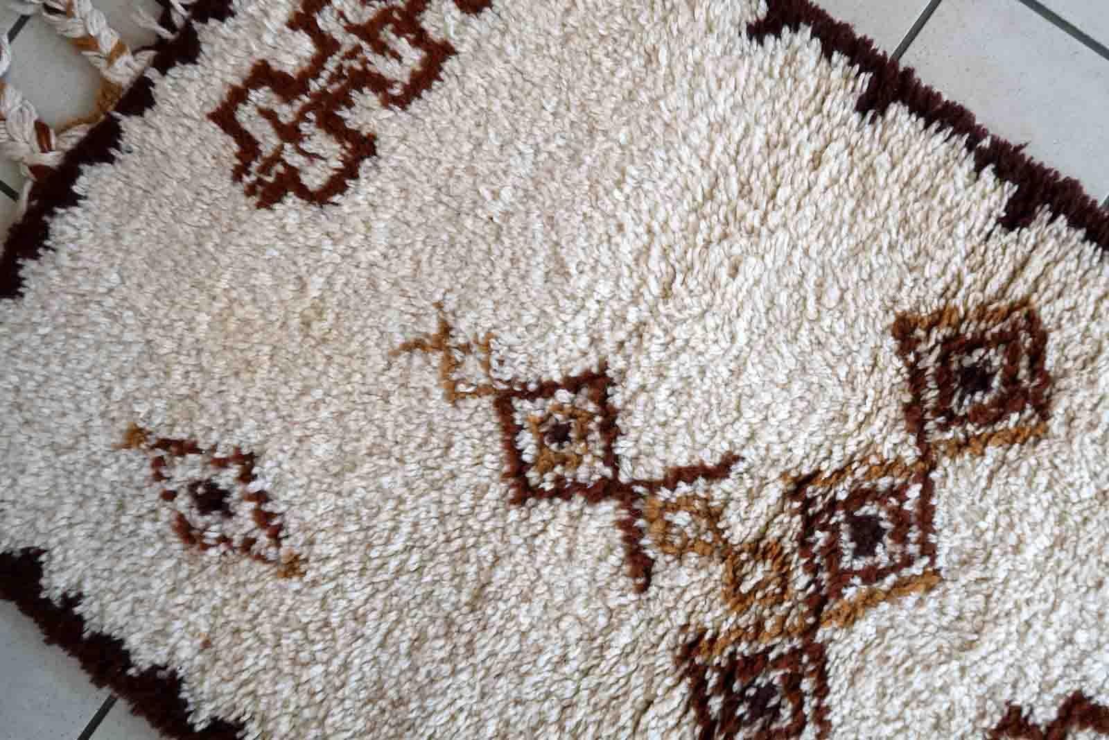 Handgefertigter marokkanischer Berberteppich im Vintage-Stil, 1970er Jahre, 1C1004 im Angebot 2