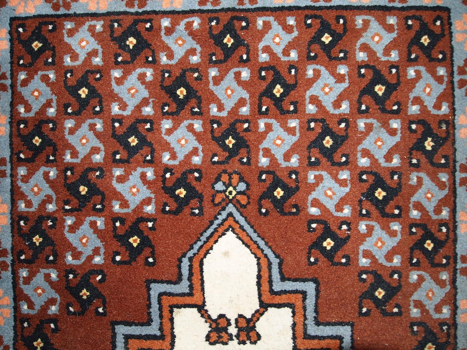 Hand-Knotted Handmade Vintage Moroccan Berber Rug, 1970s, 1C629 For Sale