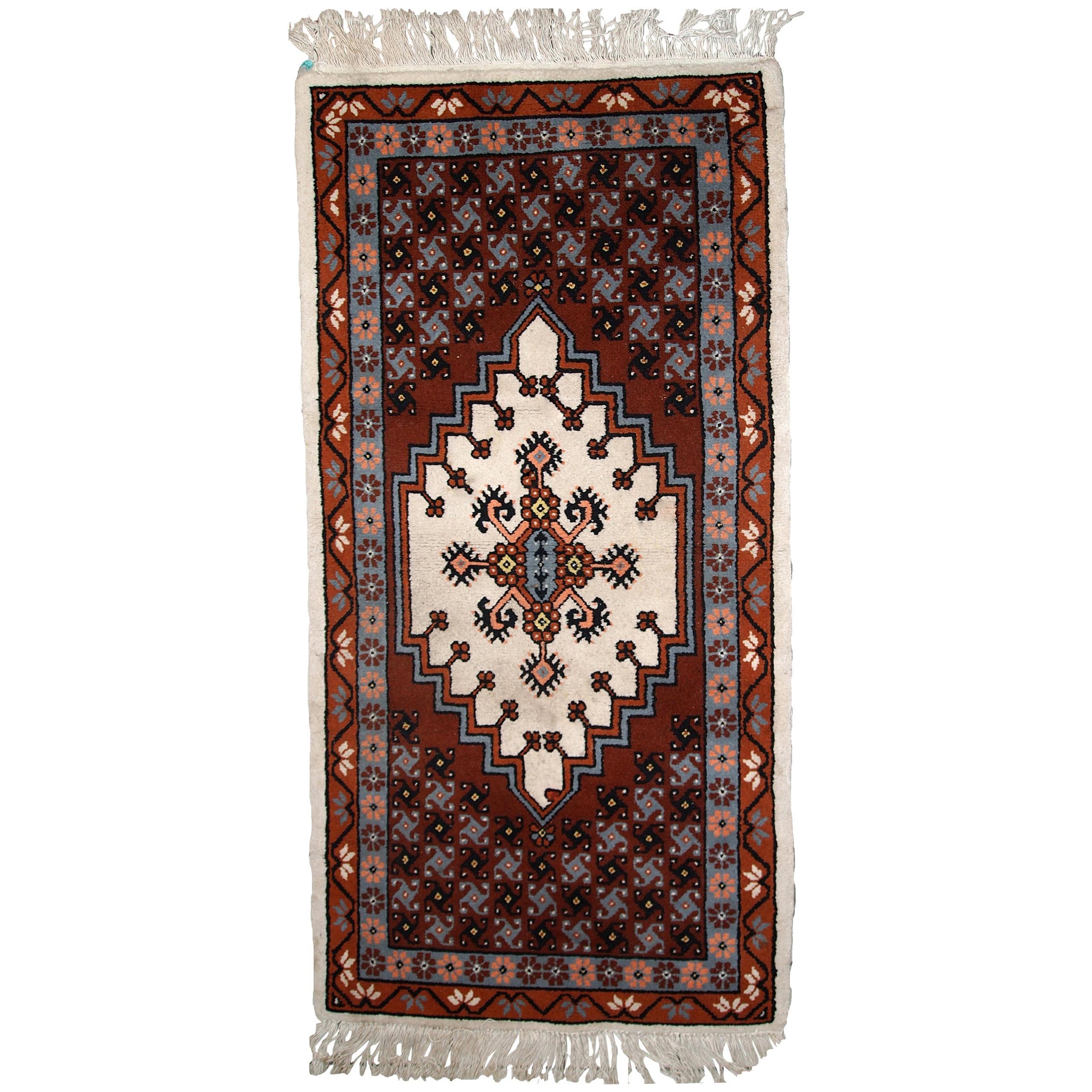 Handmade Vintage Moroccan Berber Rug, 1970s, 1C629 For Sale