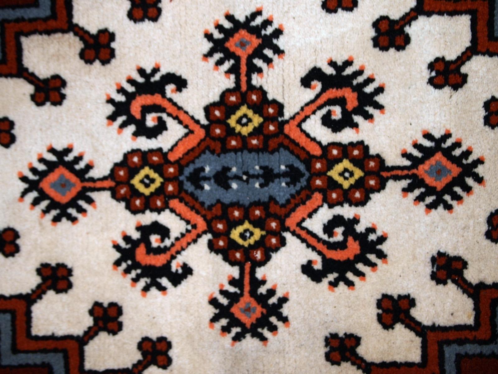 Handgefertigter marokkanischer Berberteppich im Vintage-Stil, 1970er Jahre, 1C630 (Wolle) im Angebot
