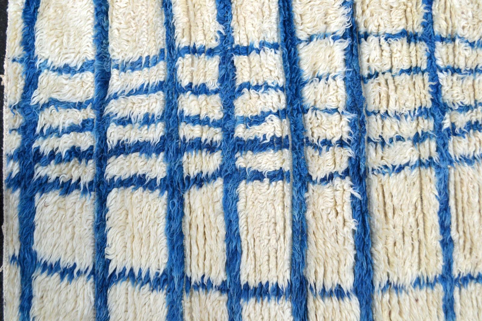Wool Handmade Vintage Moroccan Berber Rug, 1980s, 1P26