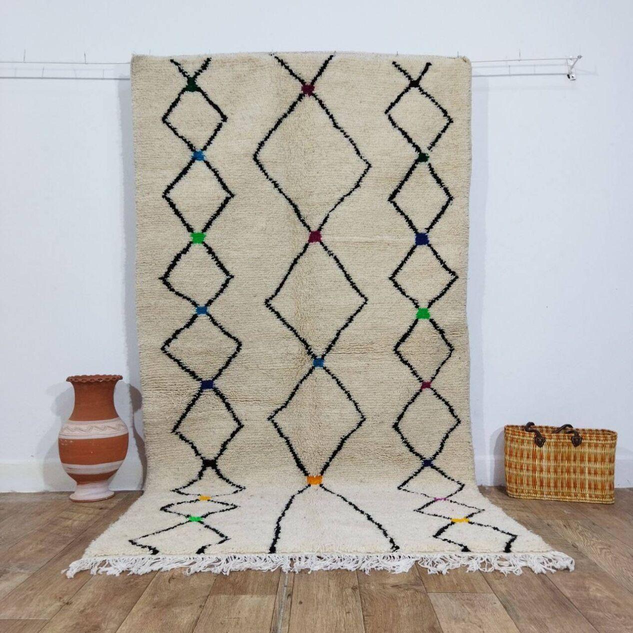 Français Tapis berbère marocain vintage fait à la main 4.3' x 8,2' 1980, 1X16 en vente