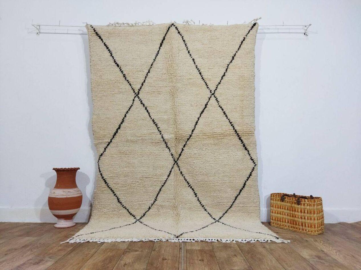 Noué à la main Tapis berbère marocain vintage fait à la main 4,7' x 7' 1980, 1X20 en vente